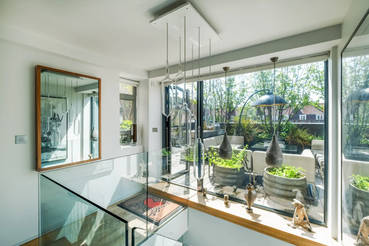 York Way, London, N7, photo 9