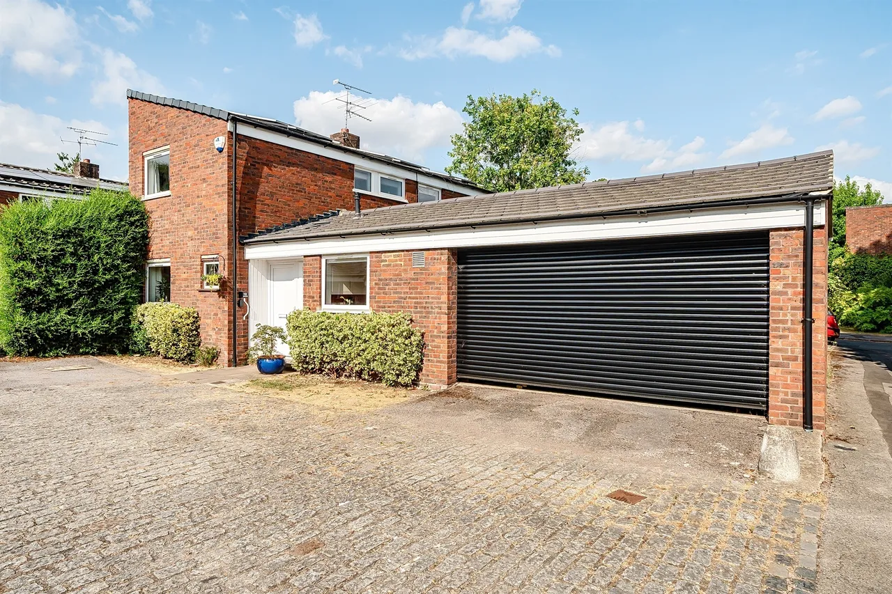 4 bed house for sale — Turpins Green, Maidenhead