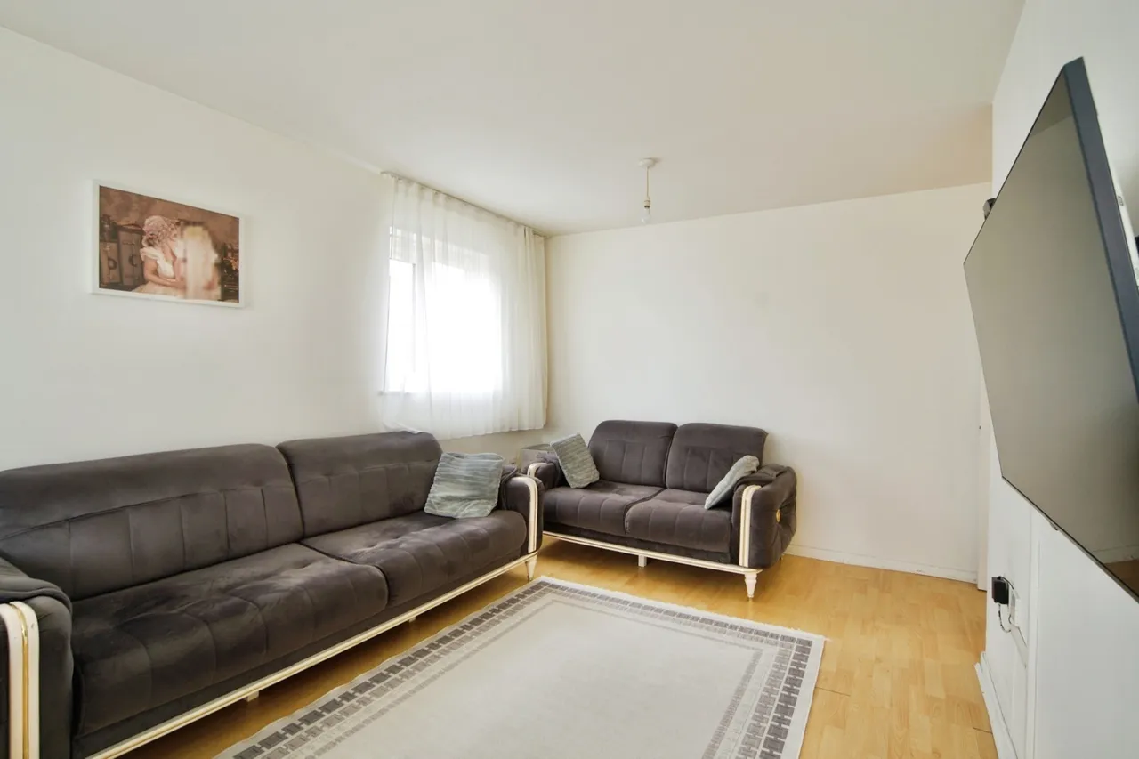 Buxton Close, London, N9, photo 7
