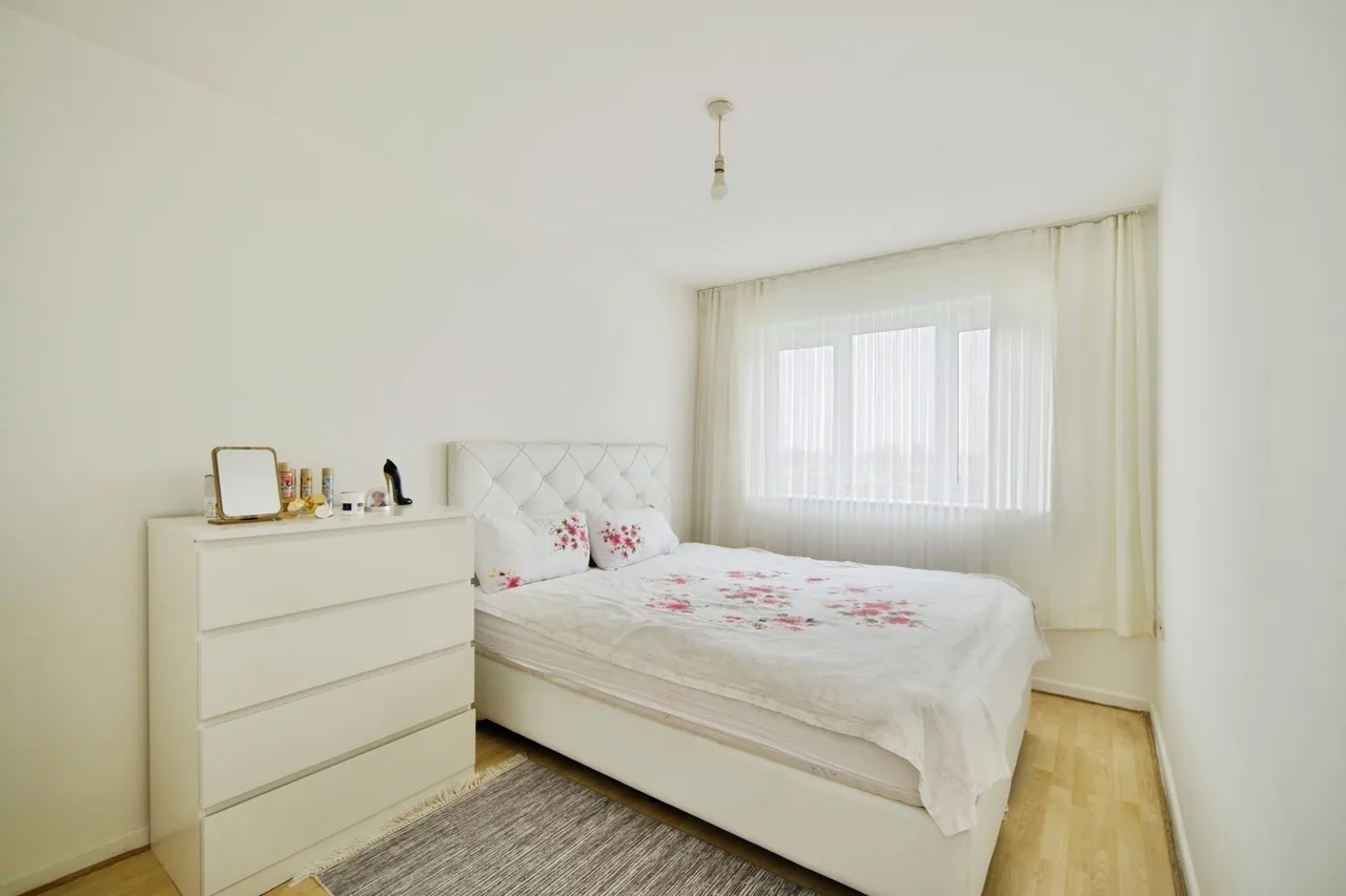 Buxton Close, London, N9, photo 20