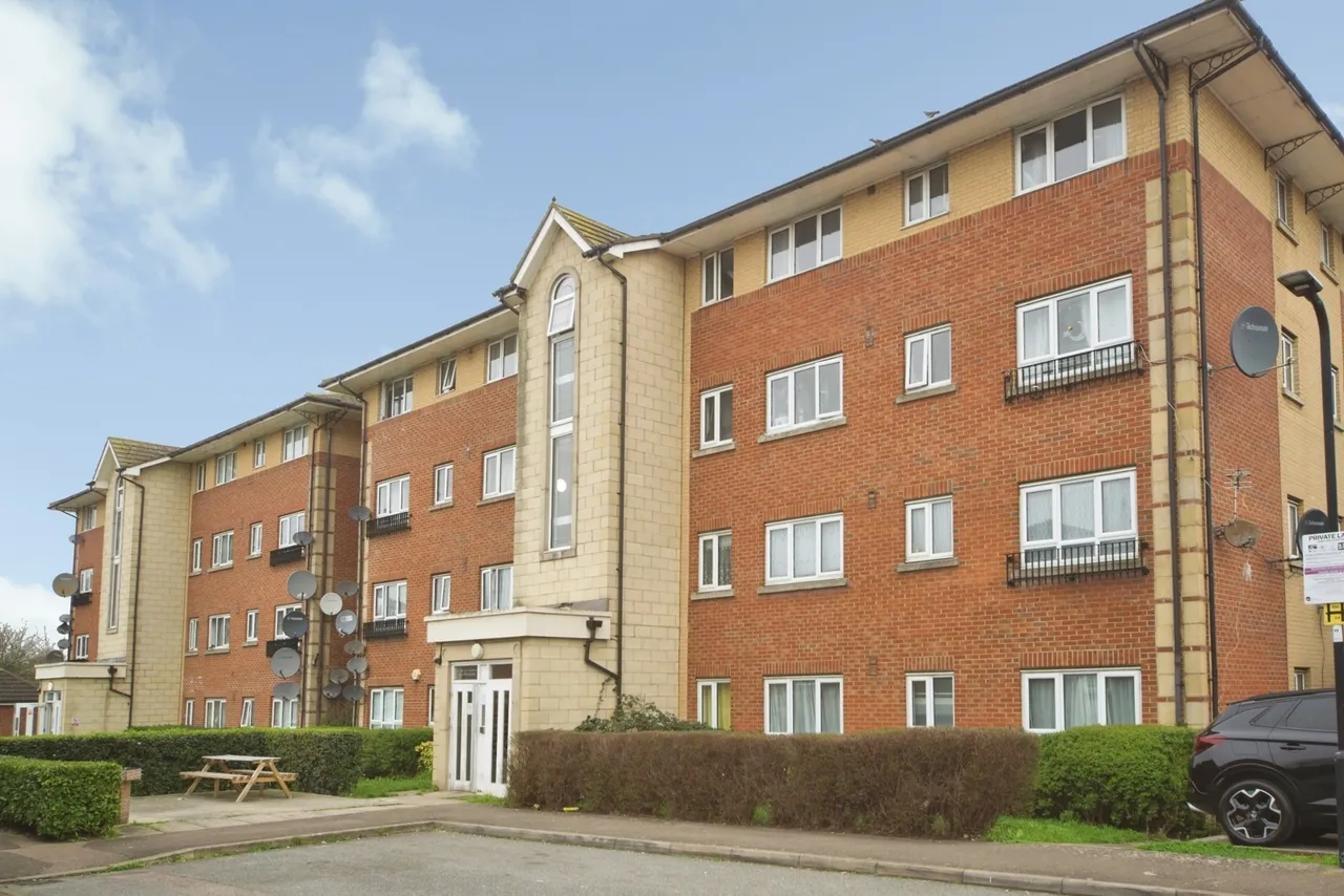 Buxton Close, London, N9, photo 12