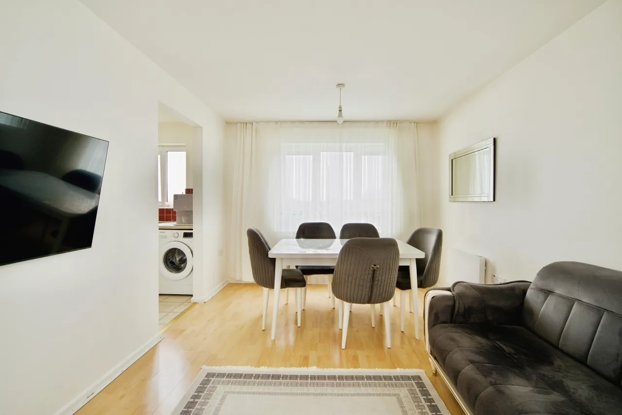 Buxton Close, London, N9, photo 8
