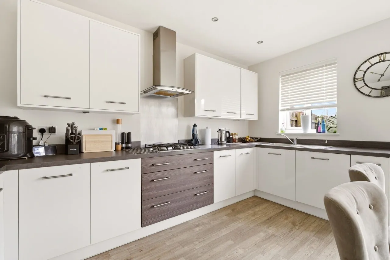 Mallard Crescent, Caddington, LU1, photo 8