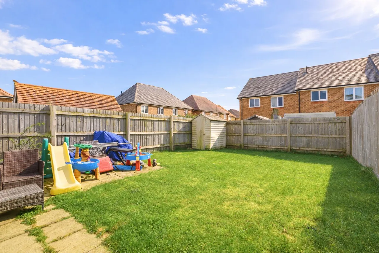 Mallard Crescent, Caddington, LU1, photo 5