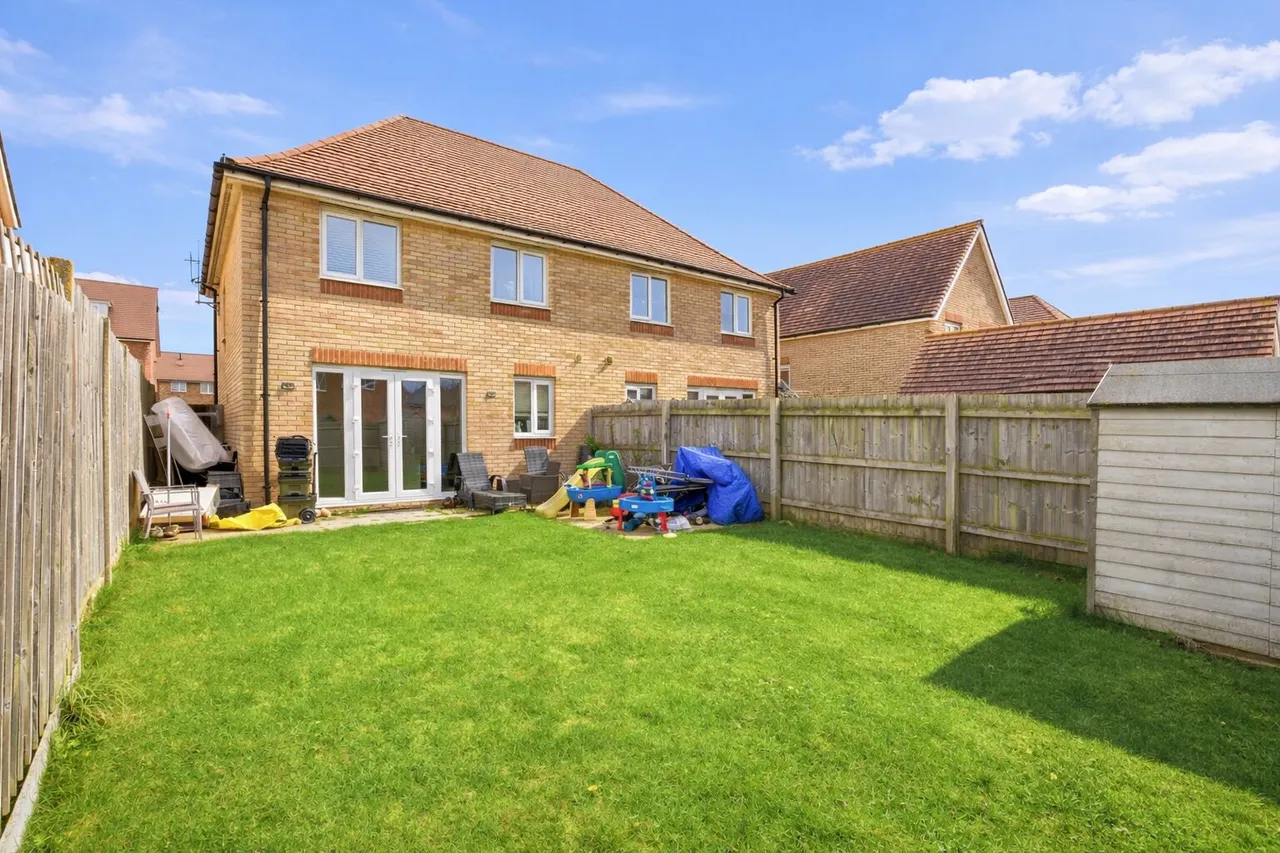 Mallard Crescent, Caddington, LU1, photo 13