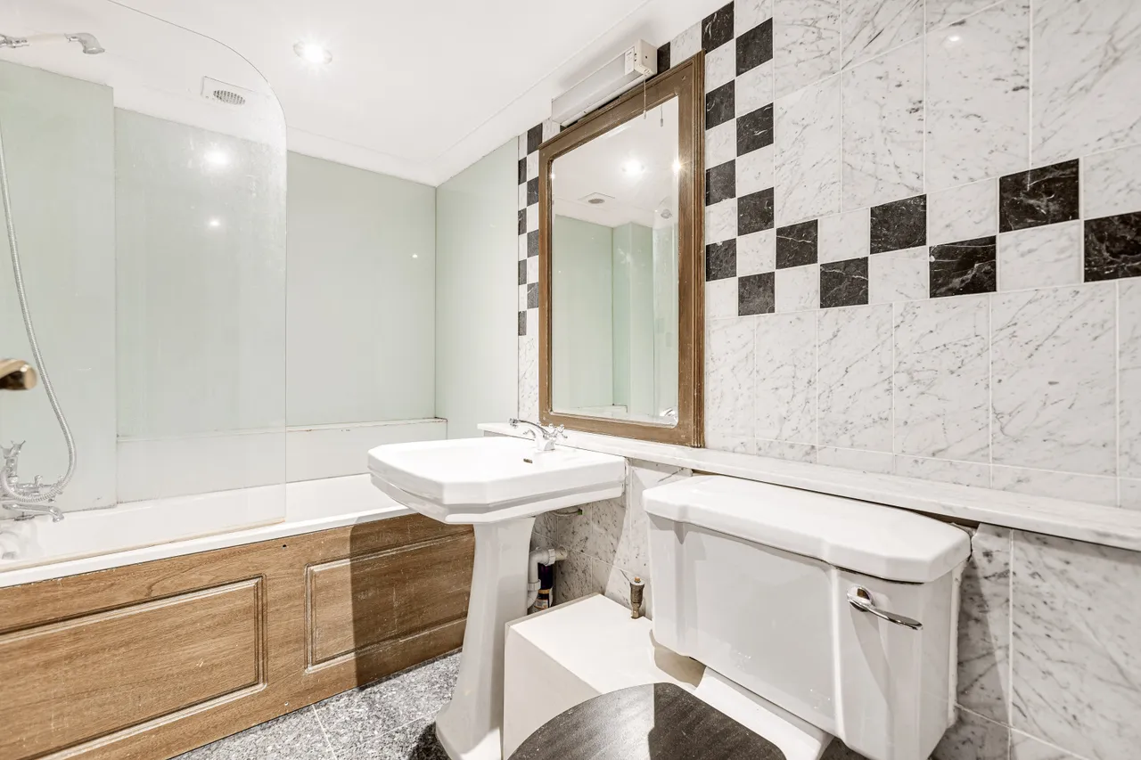 Aspley Road, London, SW18, photo 6