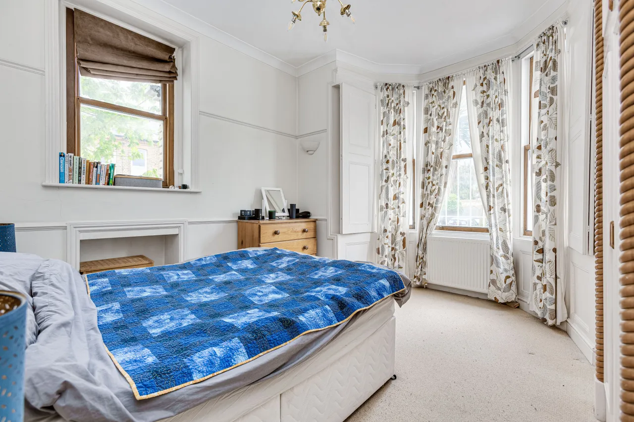 Aspley Road, London, SW18, photo 3