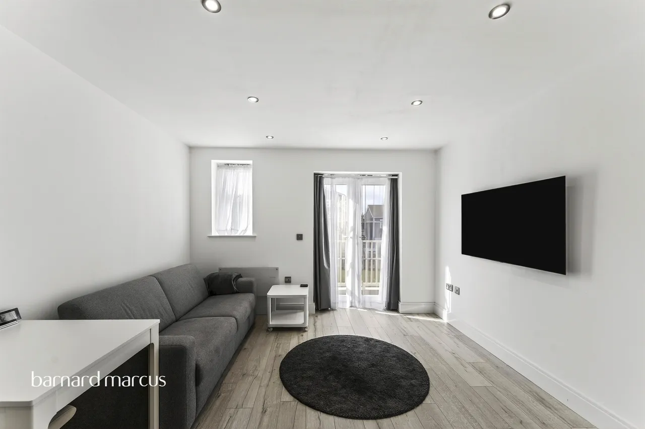 Beaumont Drive, Worcester Park, KT4, photo 2