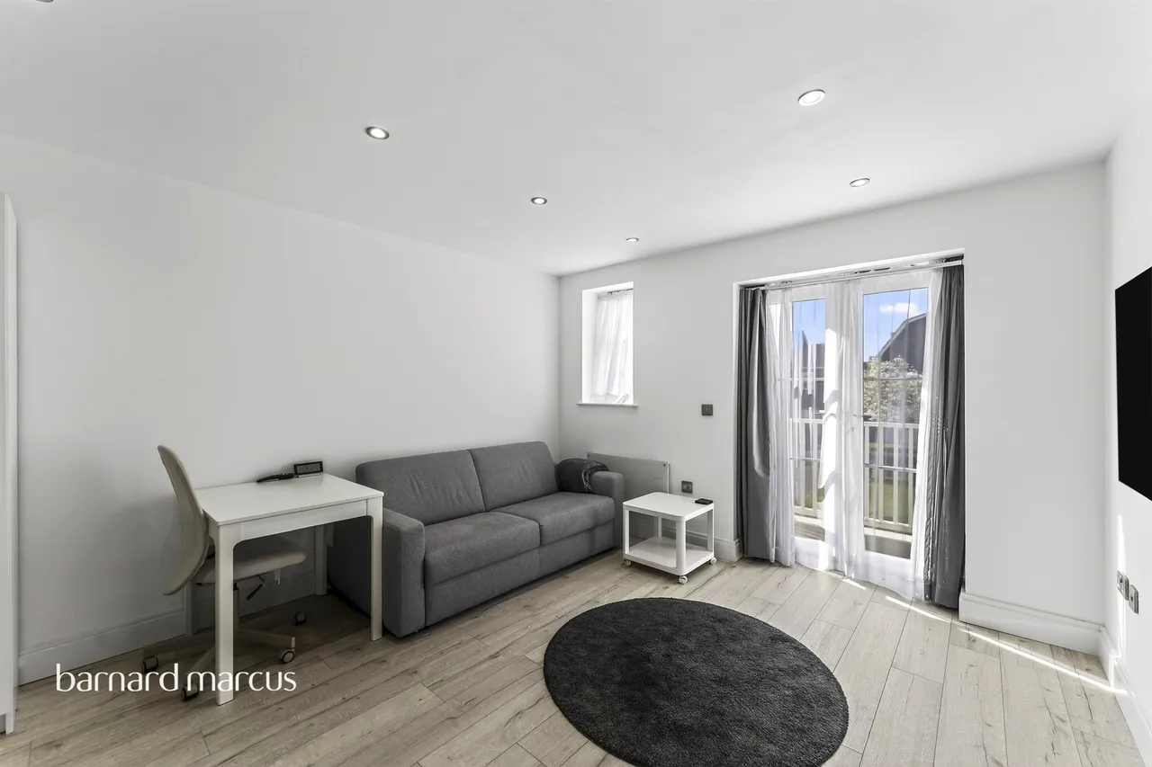 Beaumont Drive, Worcester Park, KT4, photo 13