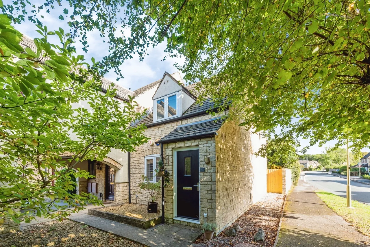2 bed house for sale, Sherbourne Road, Witney, OX28