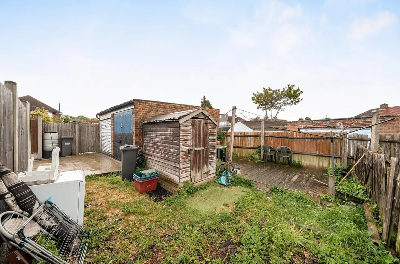 The Vale, Feltham, photo 9