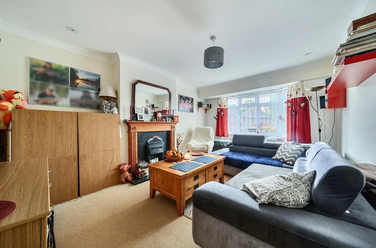 The Vale, Feltham, photo 3