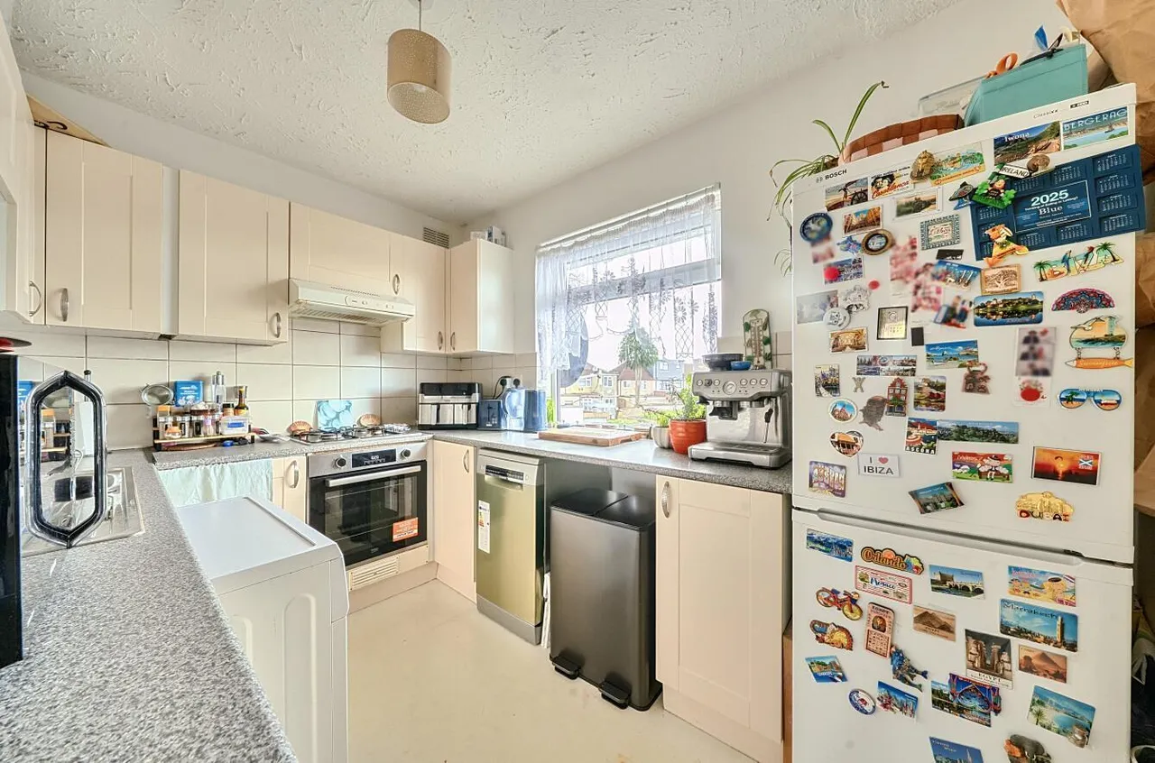 The Vale, Feltham, photo 5