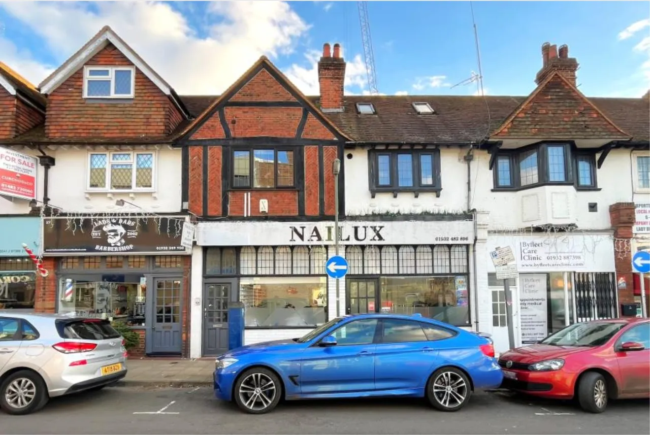 1 bed flat for sale, Station Approach, West Byfleet, KT14