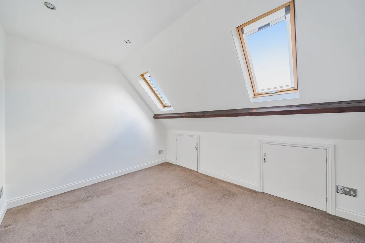 Station Approach, West Byfleet, KT14, photo 8
