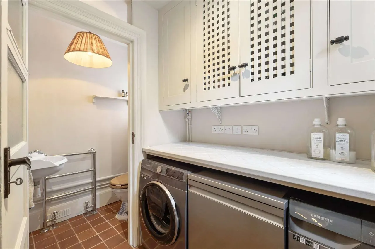 The Fairfield, Farnham, GU9, photo 14