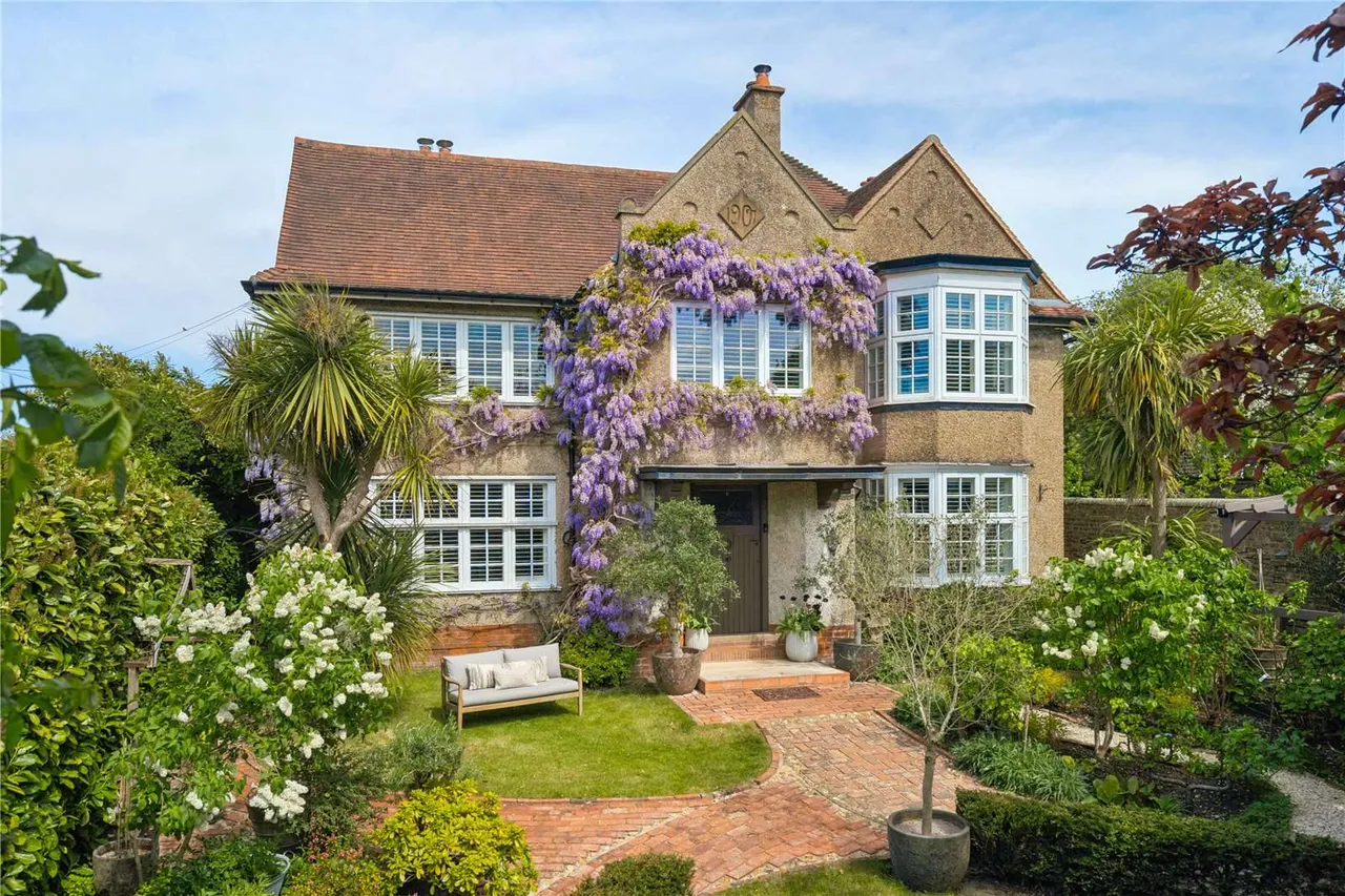 4 bed house for sale, The Fairfield, Farnham, GU9