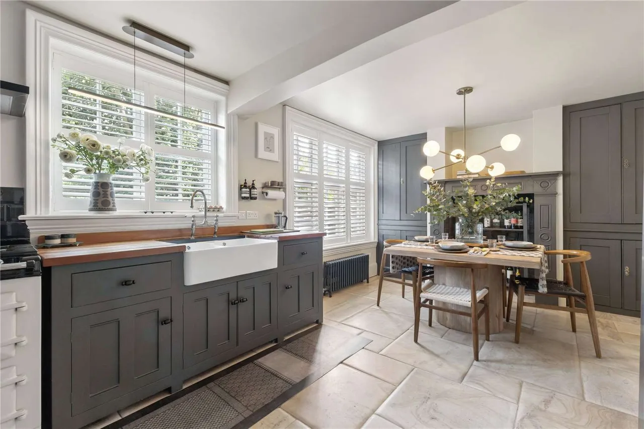 The Fairfield, Farnham, GU9, photo 10