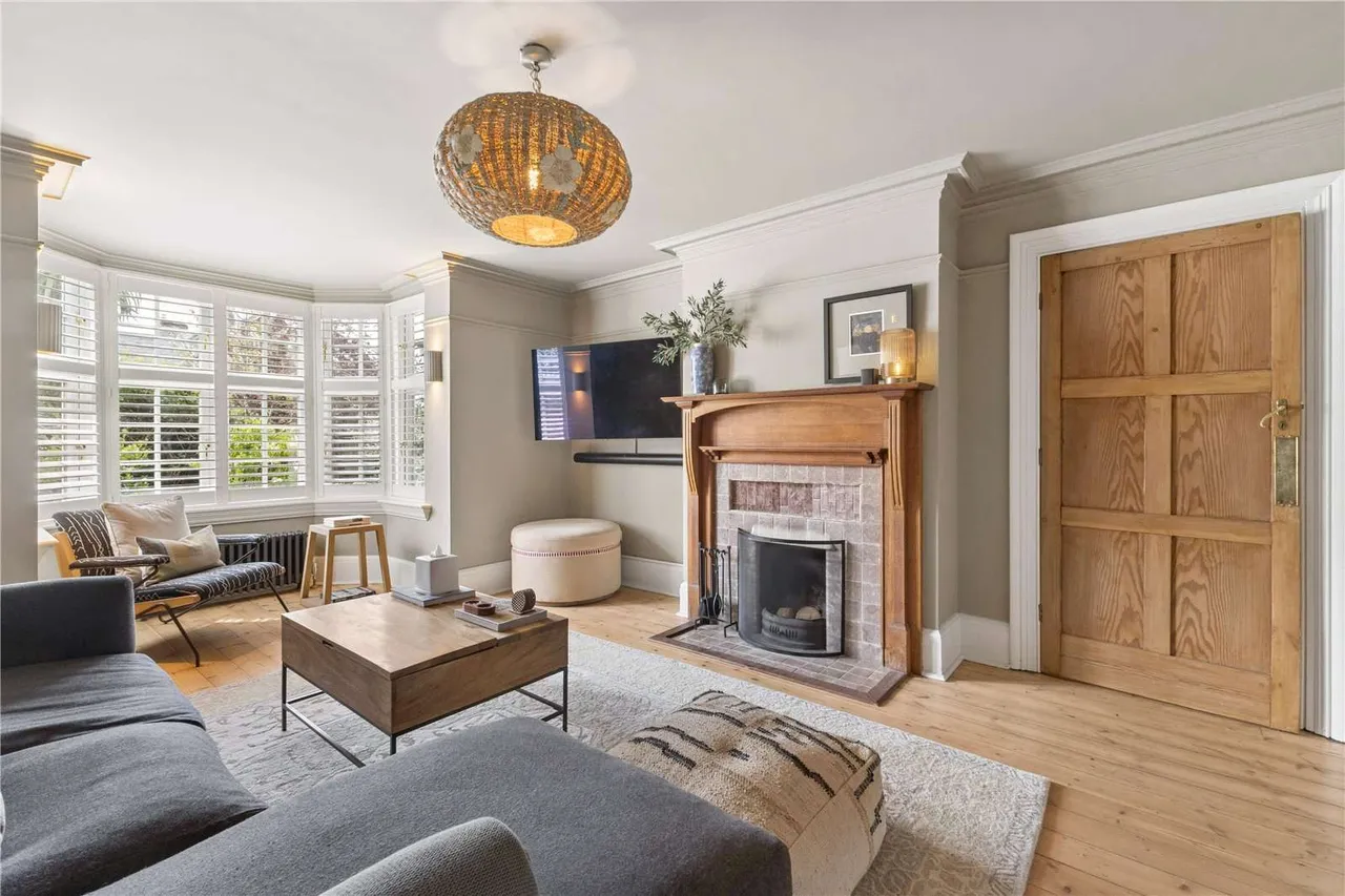 The Fairfield, Farnham, GU9, photo 9