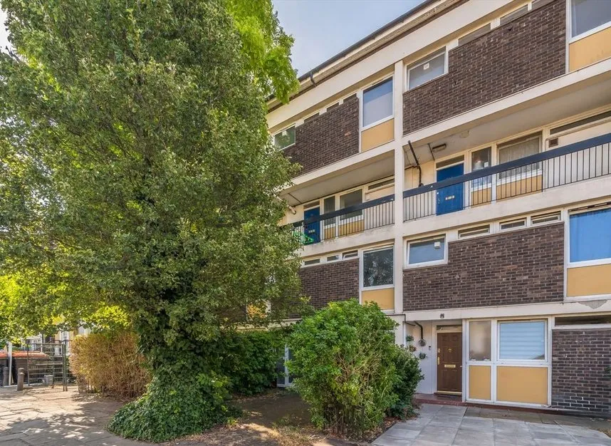 3 bed flat for sale — Shrubland Road, Hackney, E8