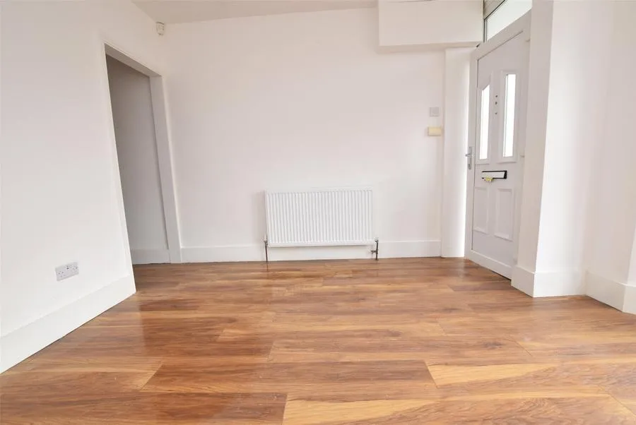 3 bed house to rent, Clydesdale Road, Hornchurch, RM11