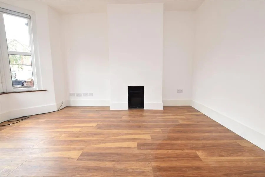 Clydesdale Road, Hornchurch, RM11, photo 9