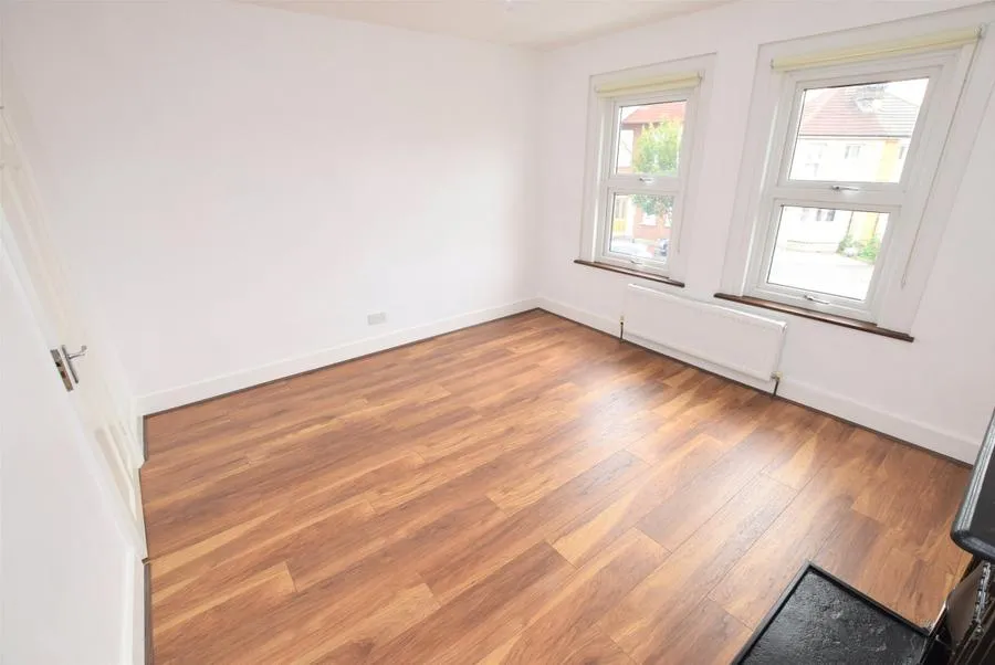 Clydesdale Road, Hornchurch, RM11, photo 5