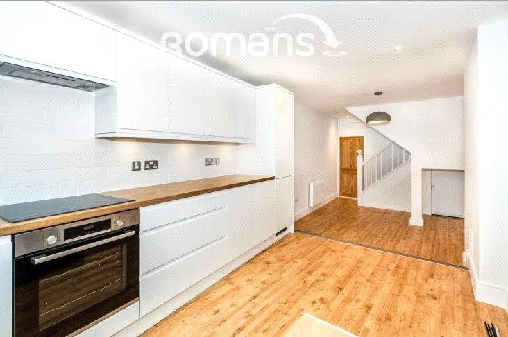 2 bed flat to rent, Peascod Street, Windsor, SL4
