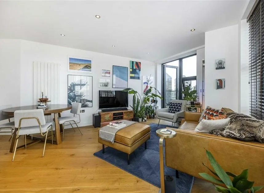 Esker Place, Cambridge Heath, E2, photo 2