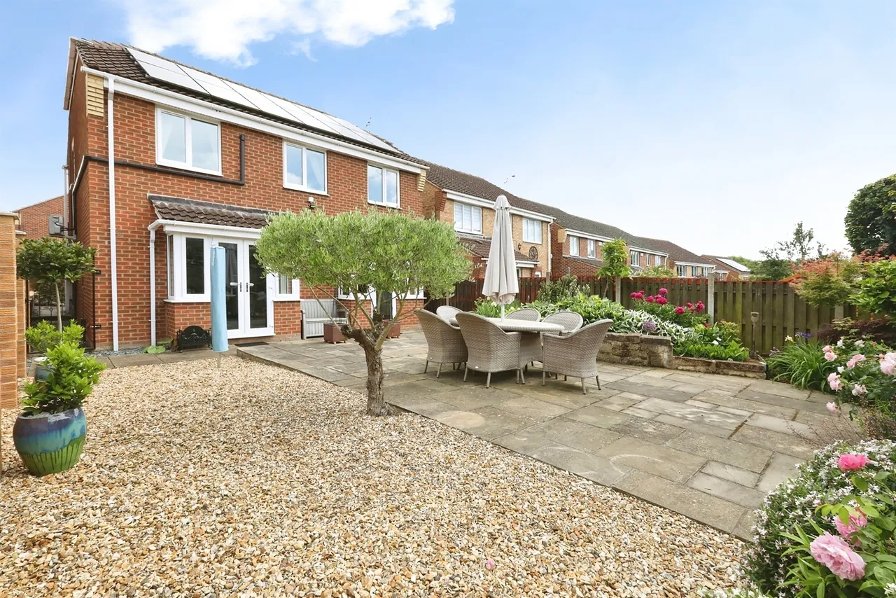 Town Wells Court, North Anston, Sheffield, photo 2