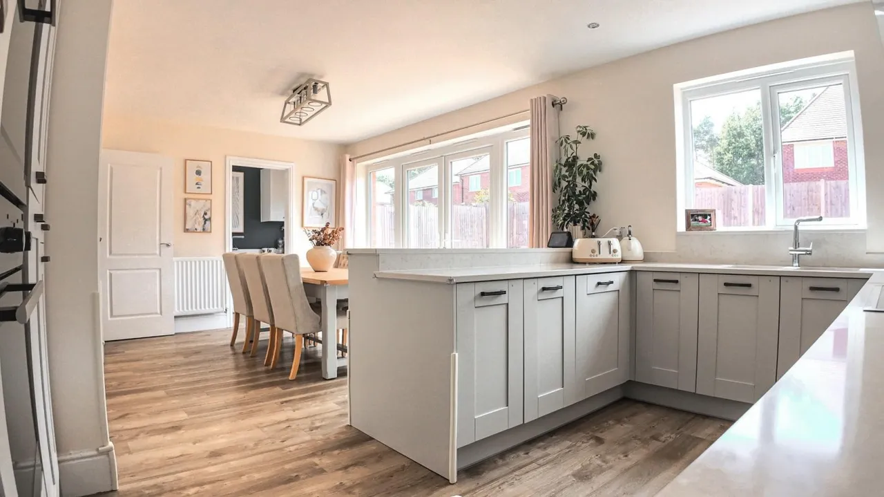 Hollington Close, Amington, B77, photo 6