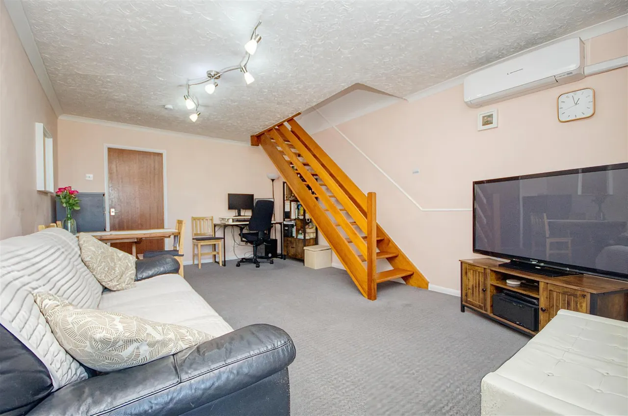 Woodlea Gardens, West End, Southampton, SO30 3GA, photo 4