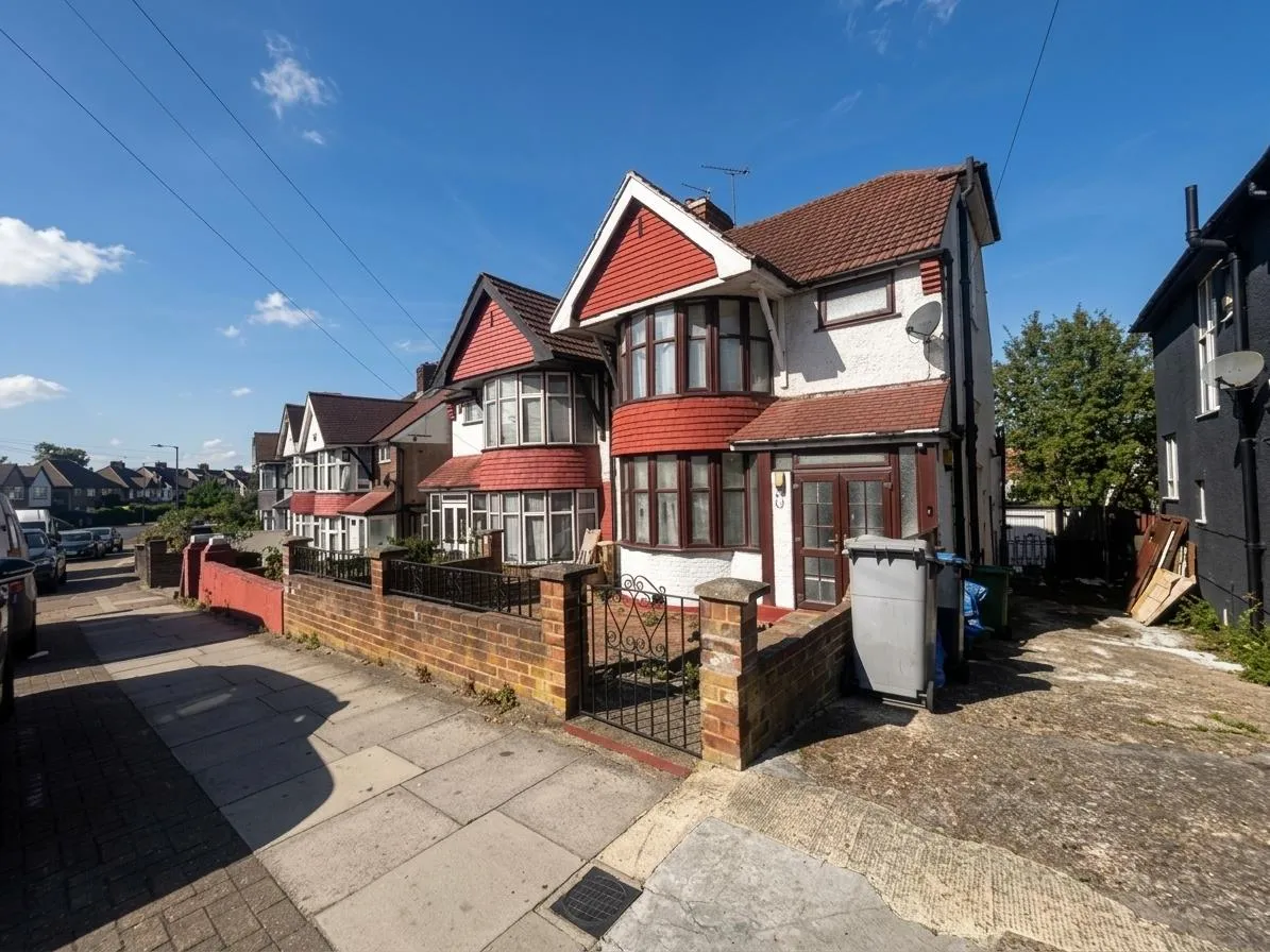 Tanfield Avenue, Neasden, NW2, photo 2