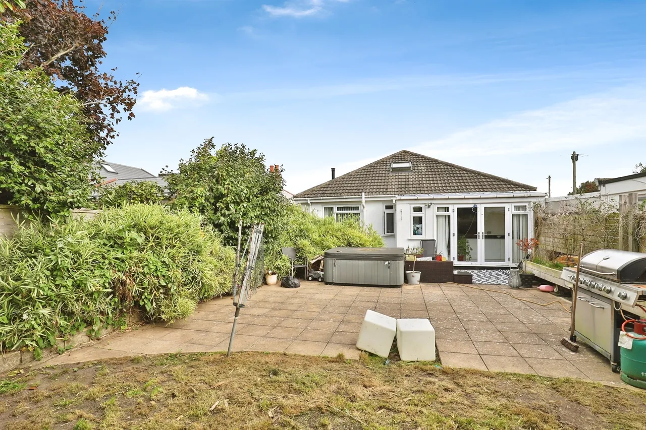 Stroud Park Avenue, Christchurch, photo 10