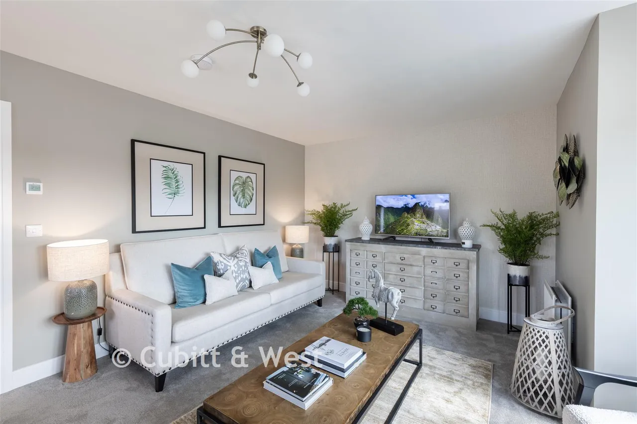 4 bed house for sale, Buttercup Way, Temple Gate, RH15