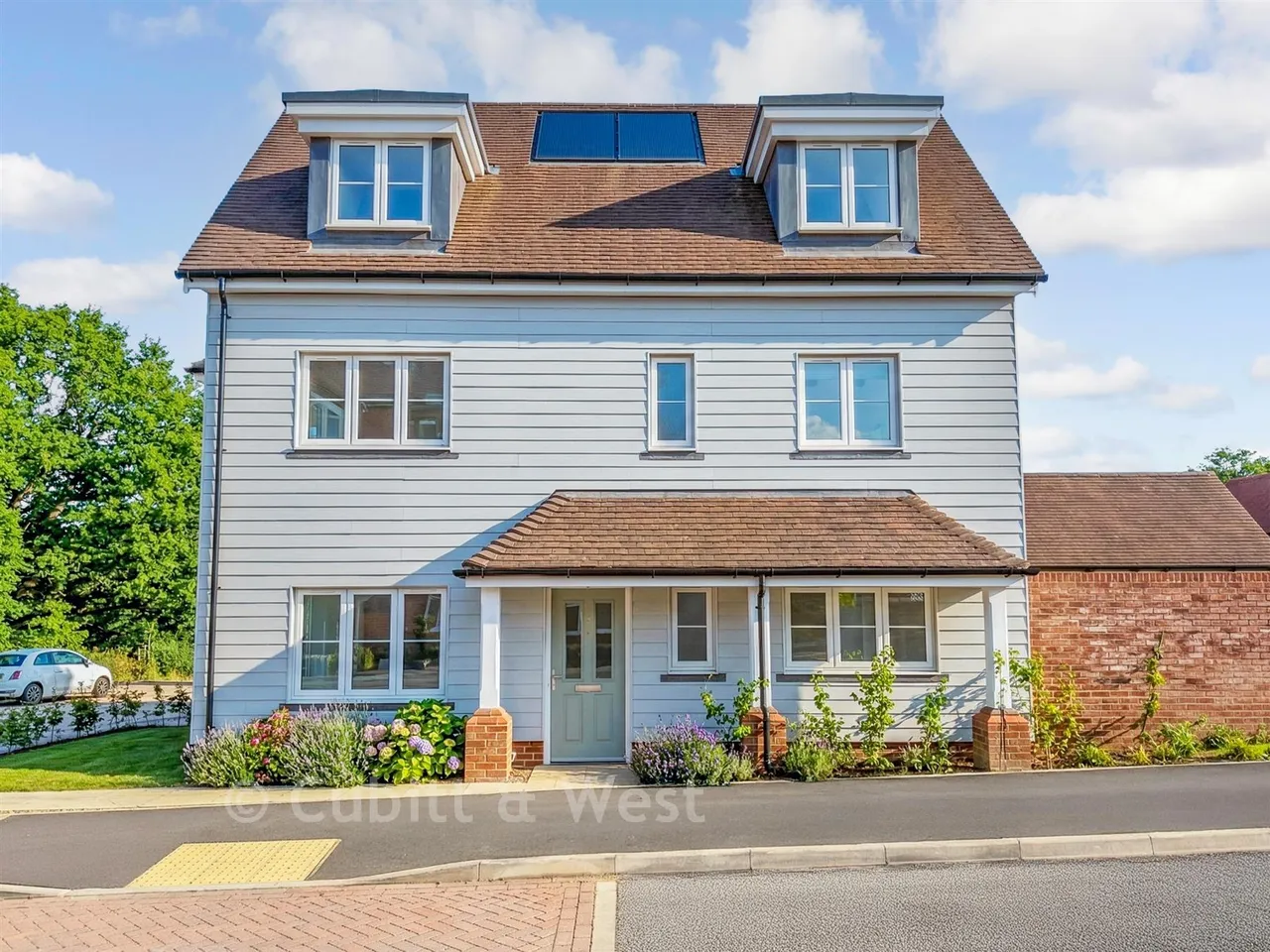 Buttercup Way, Temple Gate, RH15, photo 4