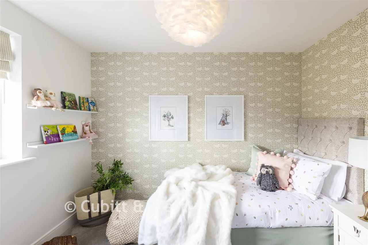 Buttercup Way, Temple Gate, RH15, photo 6