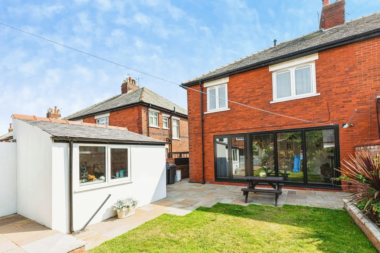 South Park Drive, Blackpool, FY3, photo 17