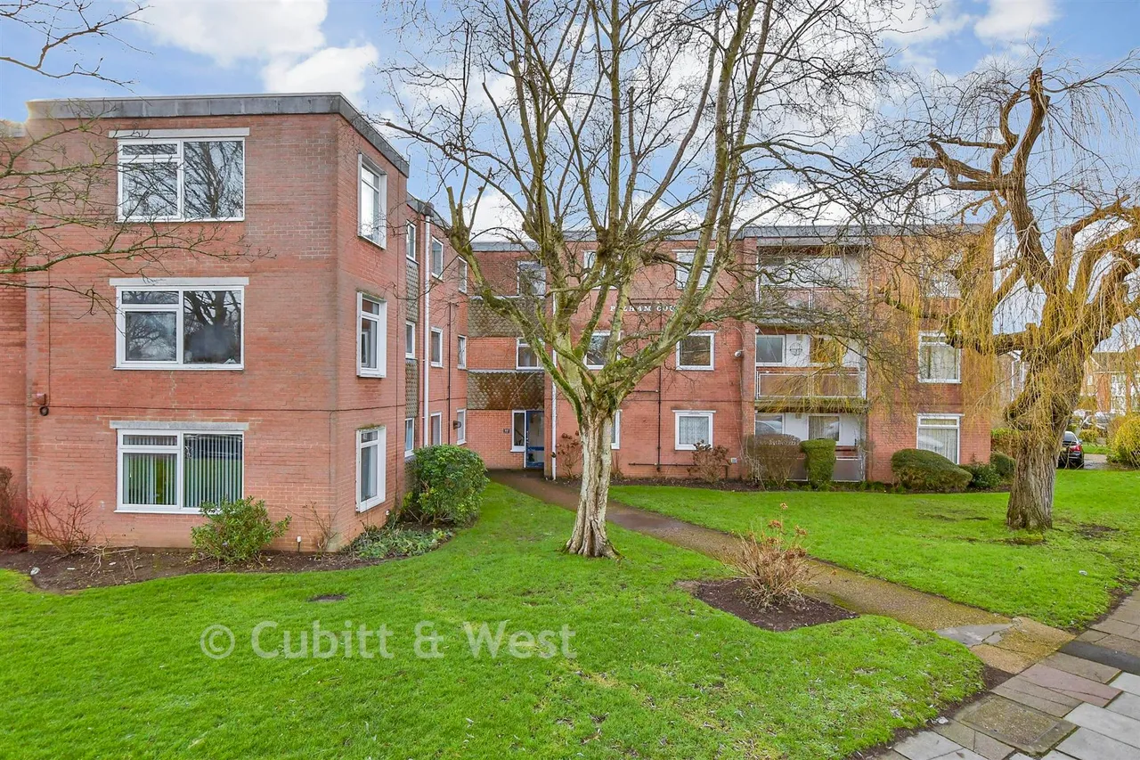 2 bed flat for sale, Stonehurst Road, Worthing, BN13