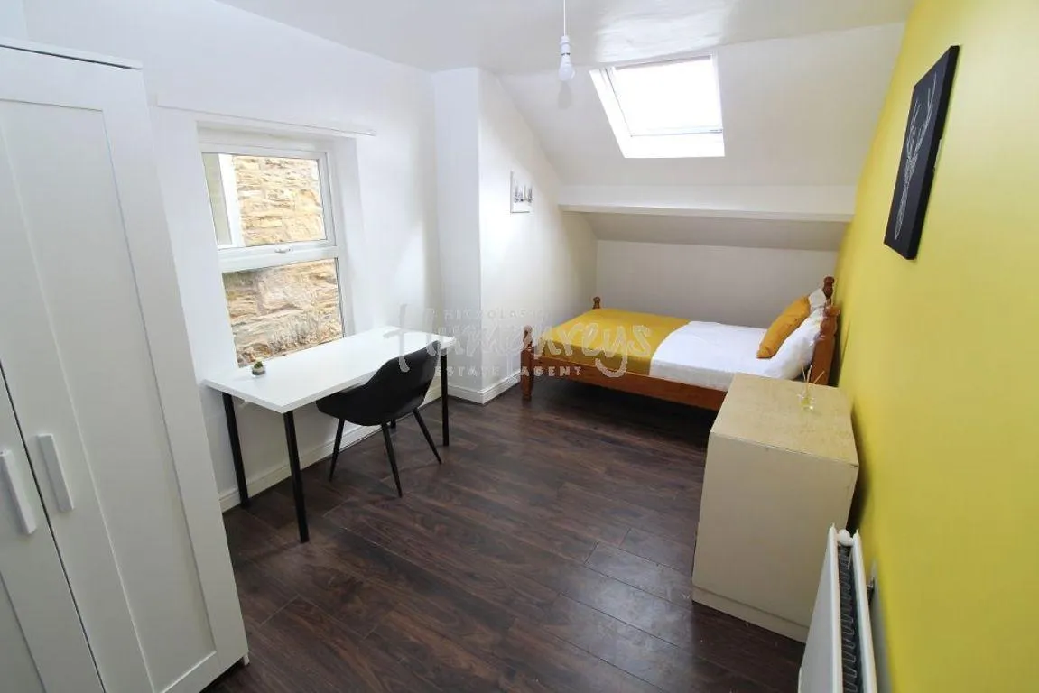 Watson Road, S10, photo 6