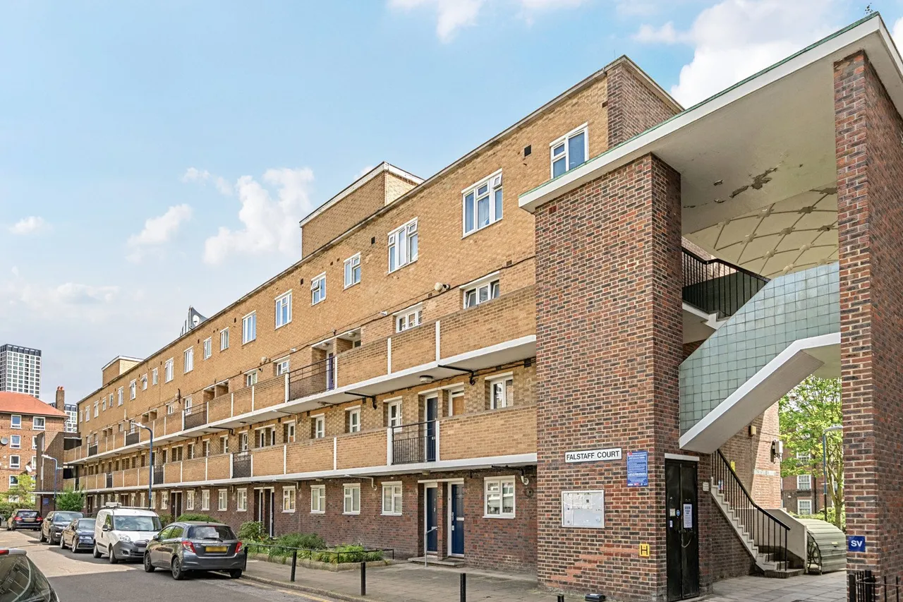 3 bed flat for sale — Opal Street, SE11