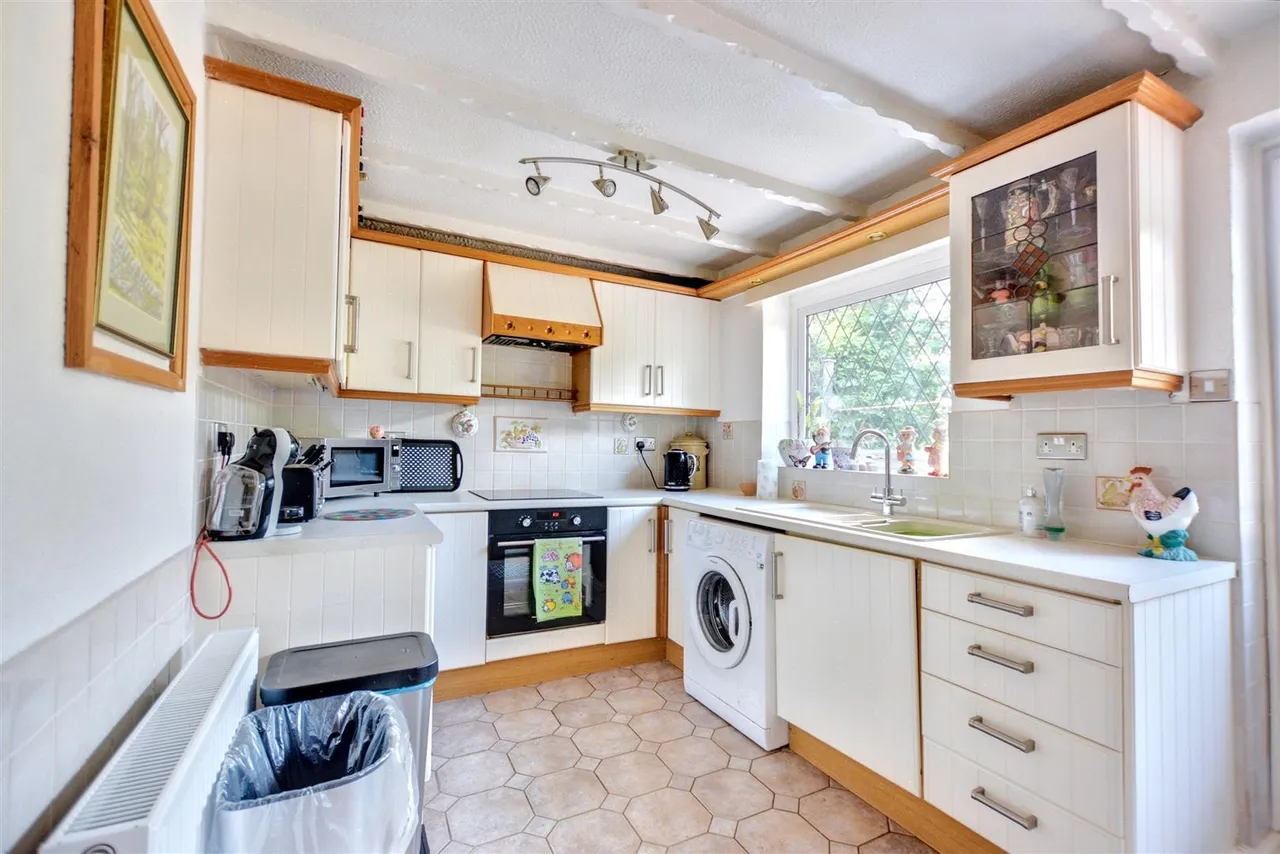 Winterbourne Drive, Stapleford, NG9, photo 2