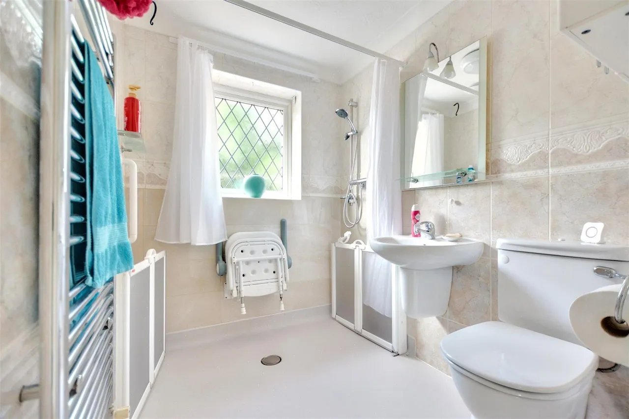 Winterbourne Drive, Stapleford, NG9, photo 9