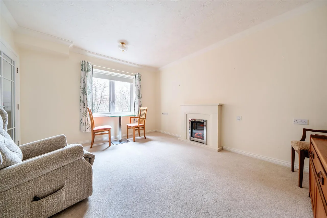 King Edward Street, Ashbourne, DE6, photo 2