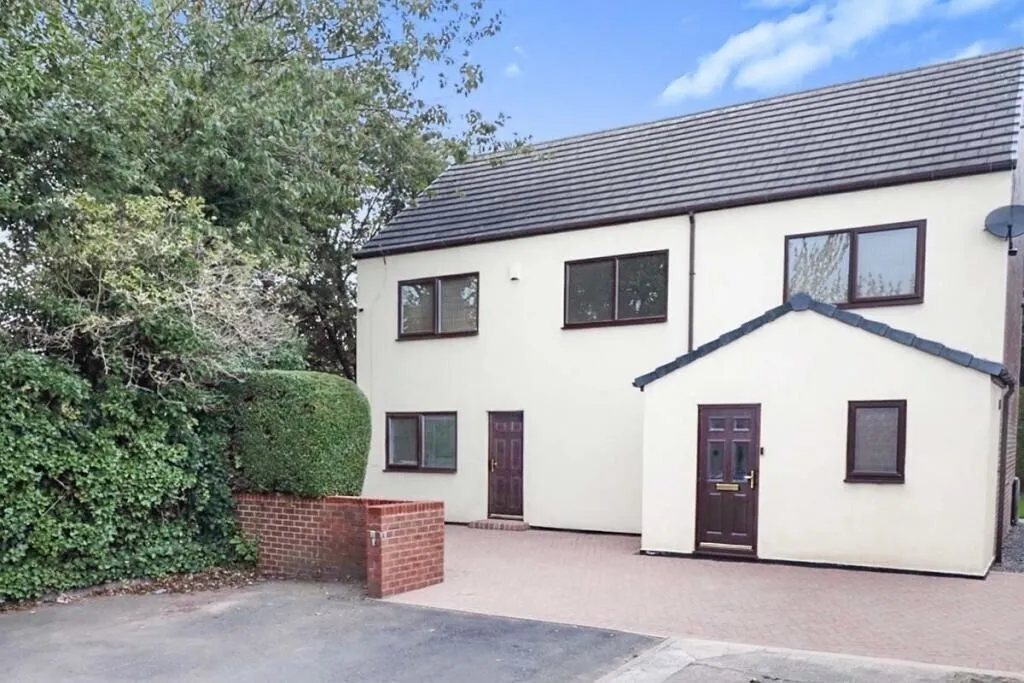 4 bed house for sale — Edward Street, Dinnington, SHEFFIELD