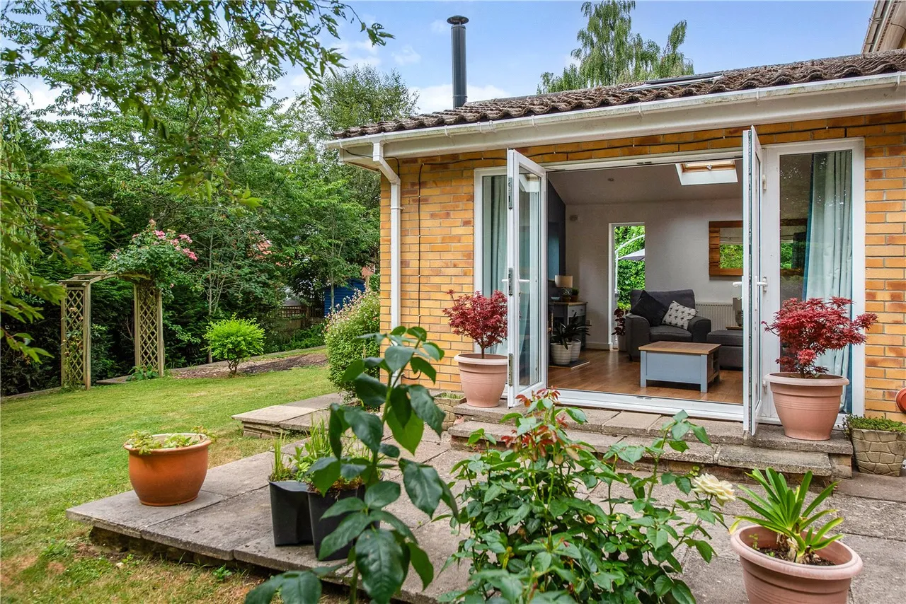 Manningford Close, Winchester, Hampshire, SO23, photo 3