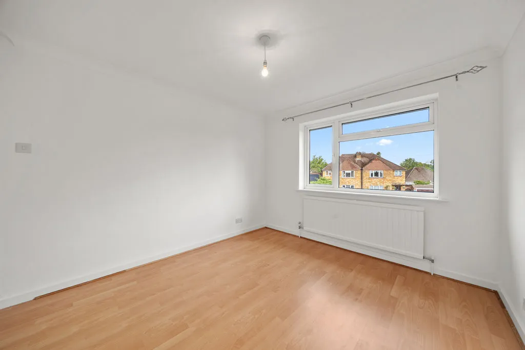 Avon Close, Row Town KT15 1JD, photo 10