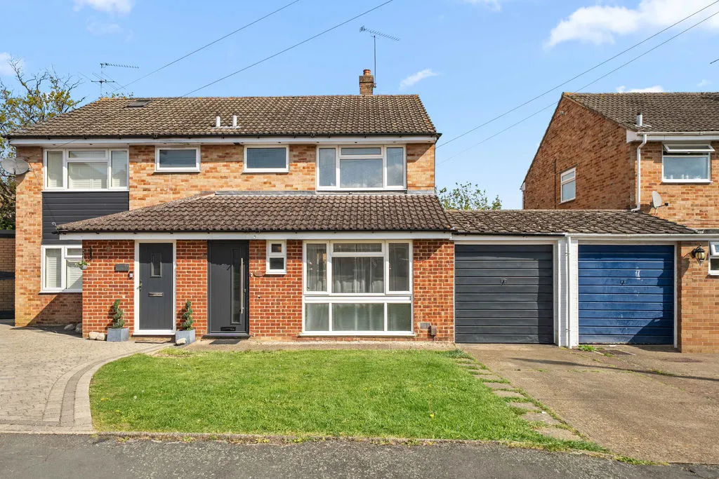 Avon Close, Row Town KT15 1JD, photo 16