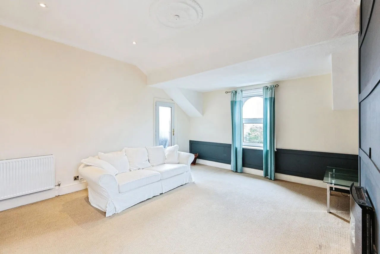 Clifton Drive South, Lytham St. Annes, FY8, photo 4