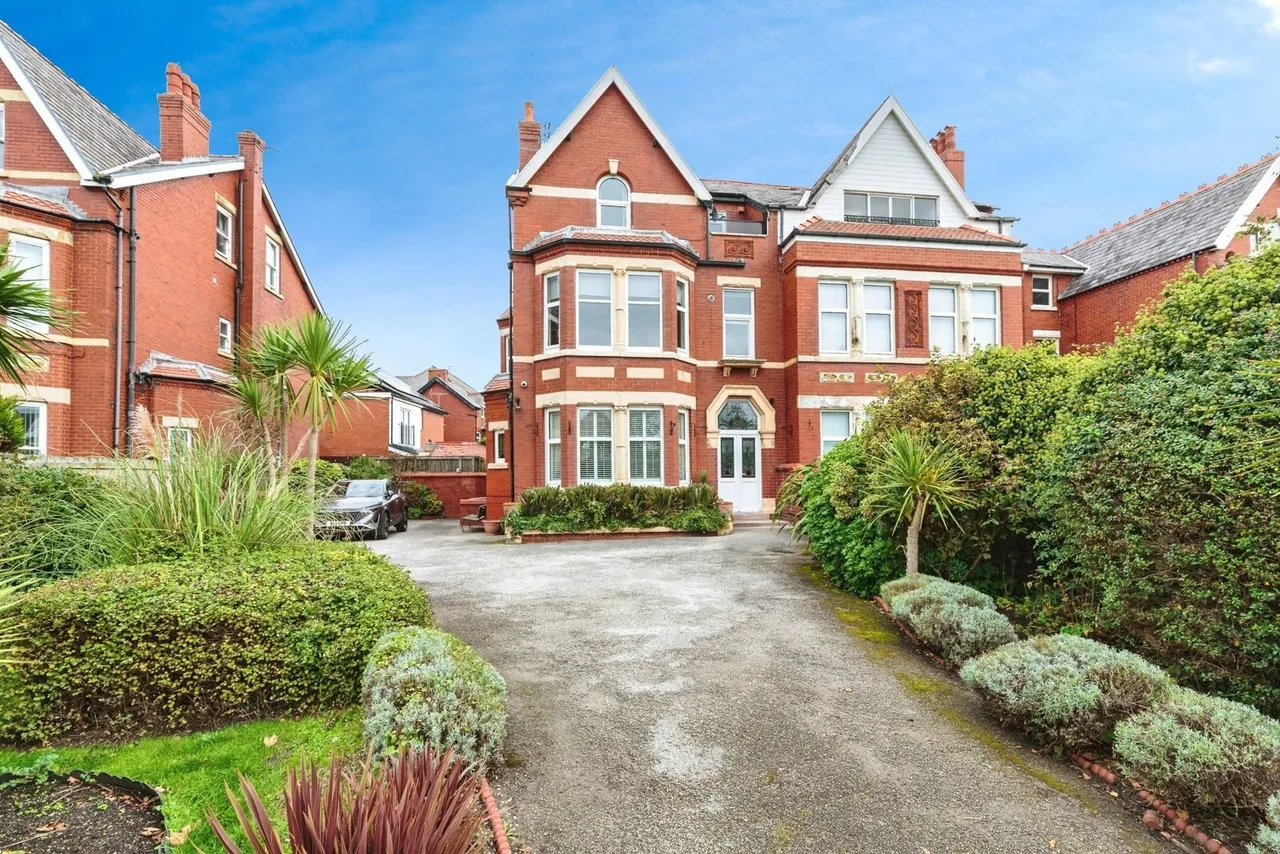 1 bed flat for sale, Clifton Drive South, Lytham St. Annes, FY8